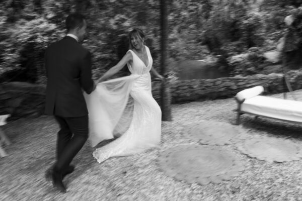 Reportaje de boda en Moli l'Abad Boda en Molí l’Abad: una celebración entre naturaleza, emoción y fiesta en la Tinença de Benifassà